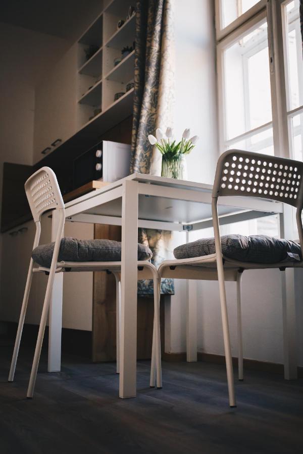 Studio77 Apartman Appartamento Sopron Esterno foto