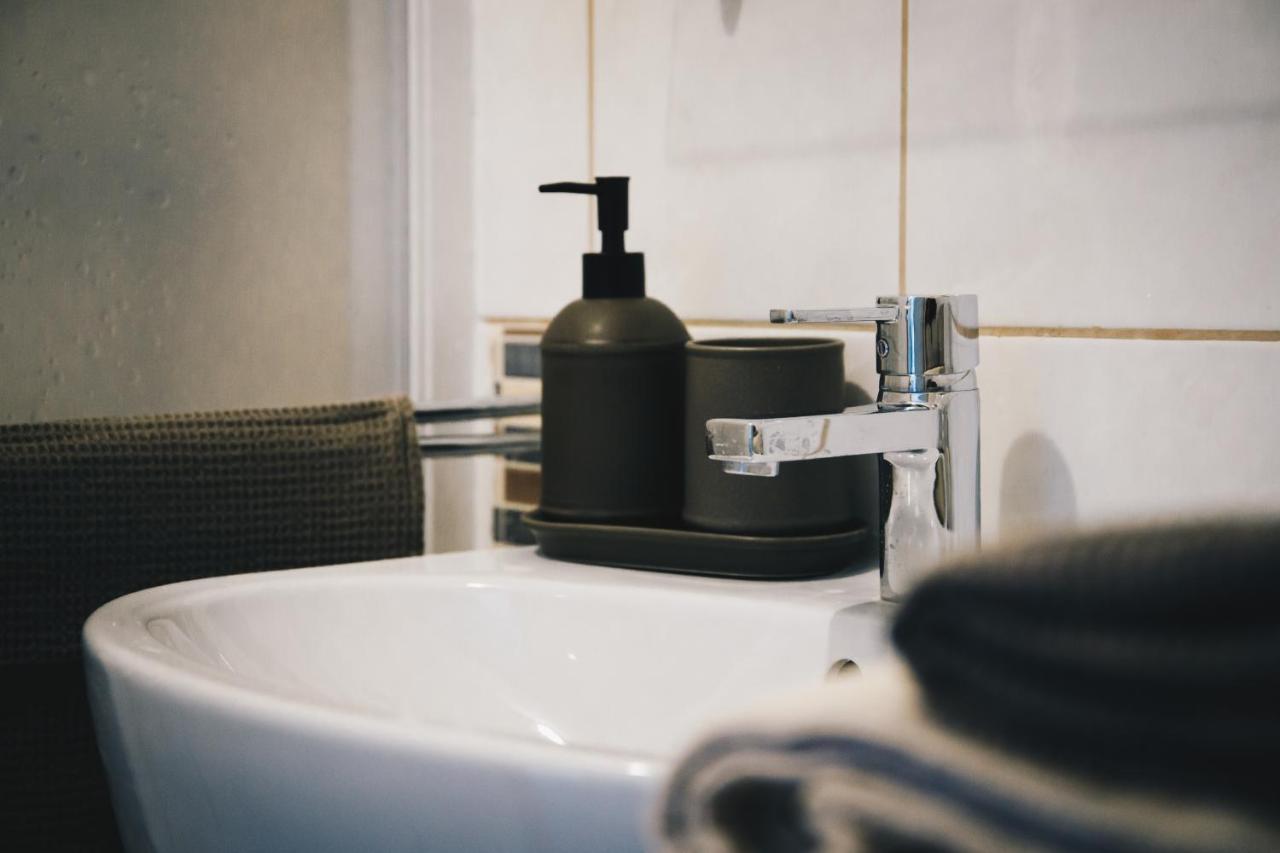Studio77 Apartman Appartamento Sopron Esterno foto