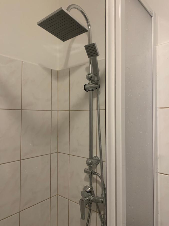 Studio77 Apartman Appartamento Sopron Esterno foto