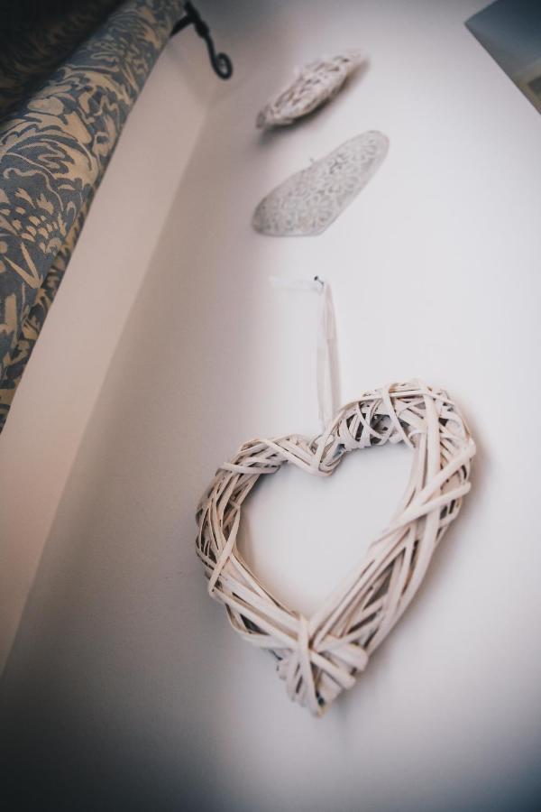 Studio77 Apartman Appartamento Sopron Esterno foto